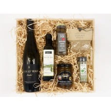 Large +Pinot Gris Weekend On Waiheke Island Gift Box
