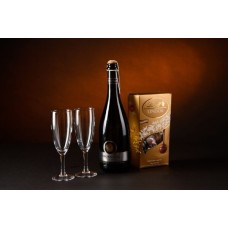 A Prosecco Deluxe â€“ Prosecco and Chocolate Gift Hamper
