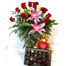 Beary Sweet (Standard - As Shown (12 Roses))