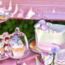 Pink Lush Box: Cake & Sweets (22-25 people)