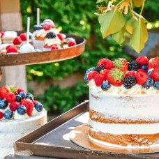 Rustic Box: Cake & Sweets (22-25 people)