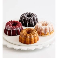 Seasonal Bundt Cakes with Gourmet Drizzled Strawberries (Seasonal Bundt Cakes)