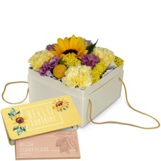 Flowerbox Â«ArlesÂ» (15 cm) with Munz bar of chocolate Â«Hello SunshineÂ»