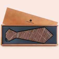 Milk chocolate tie