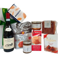 Italian wine with tapas, savory and sweet as a gift