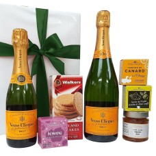 Super luxurious Veuve Clicquot aperitif package as a gift