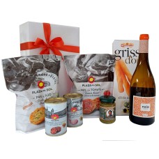Gift package with Italian and Spanish snacks and Spanish wine