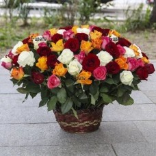 Basket with flowers - Mixed Roses