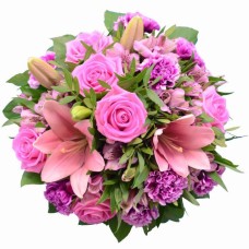 Bouquet of pink lilies and roses