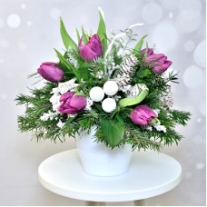 Snowy purple bouquet with tulips