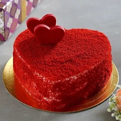 Red Velvet 1 Kg Cake With Heart (As Shown)
