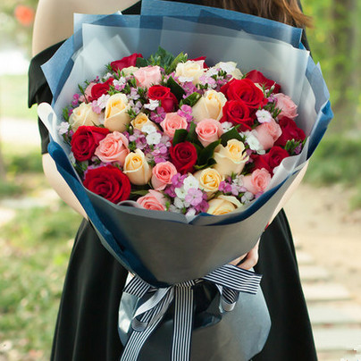 Power Of Love (18 roses)