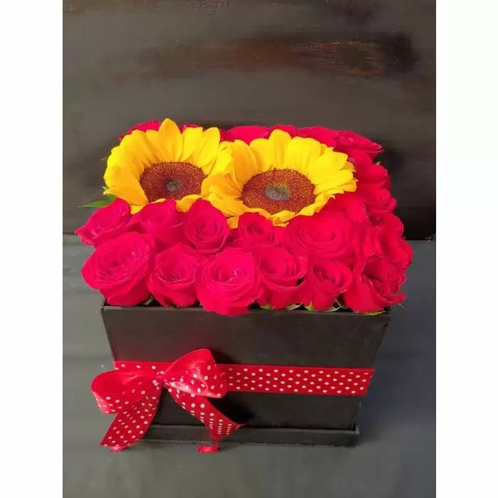 Rosas & Girasoles en Caja