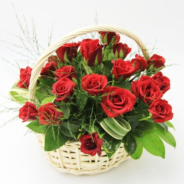 Floral Basket (19 Roses)