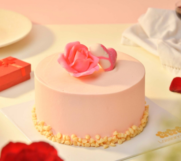 PINK ROSE LOVE HEART RIBBON CAKE 750G (1.6LBS)