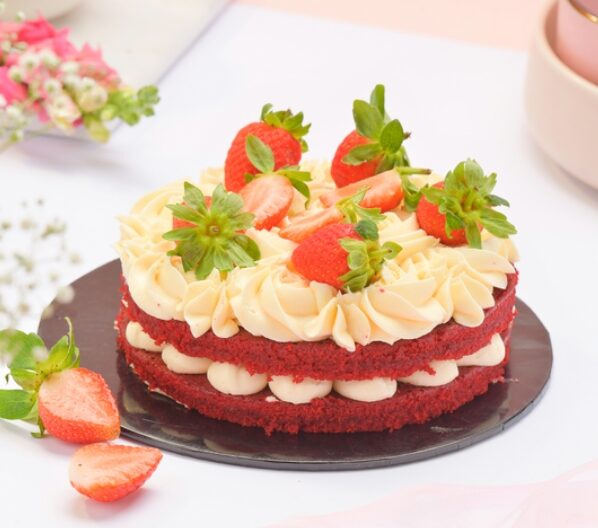 RED BERRY BLISS CAKE 600G (1.3LBS)