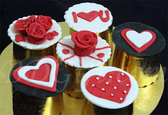 Romantic cupcake