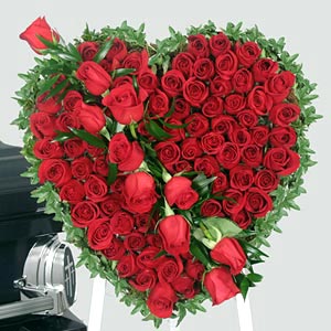 (07)Heart Shaped Roses W/101 Roses
