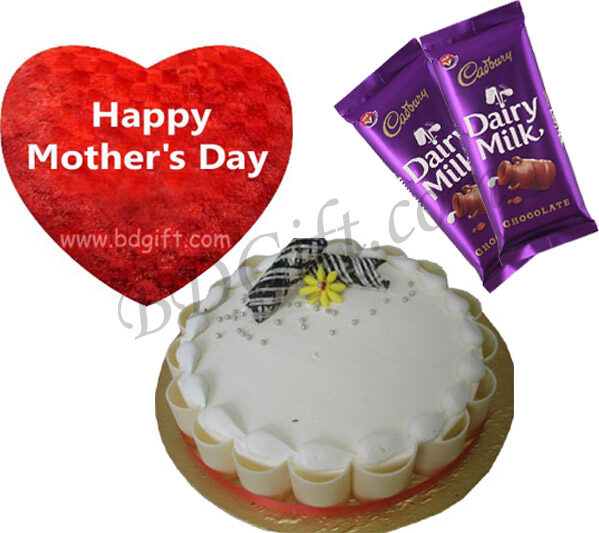 Vanilla Cake W/ Pillow & Chocolates