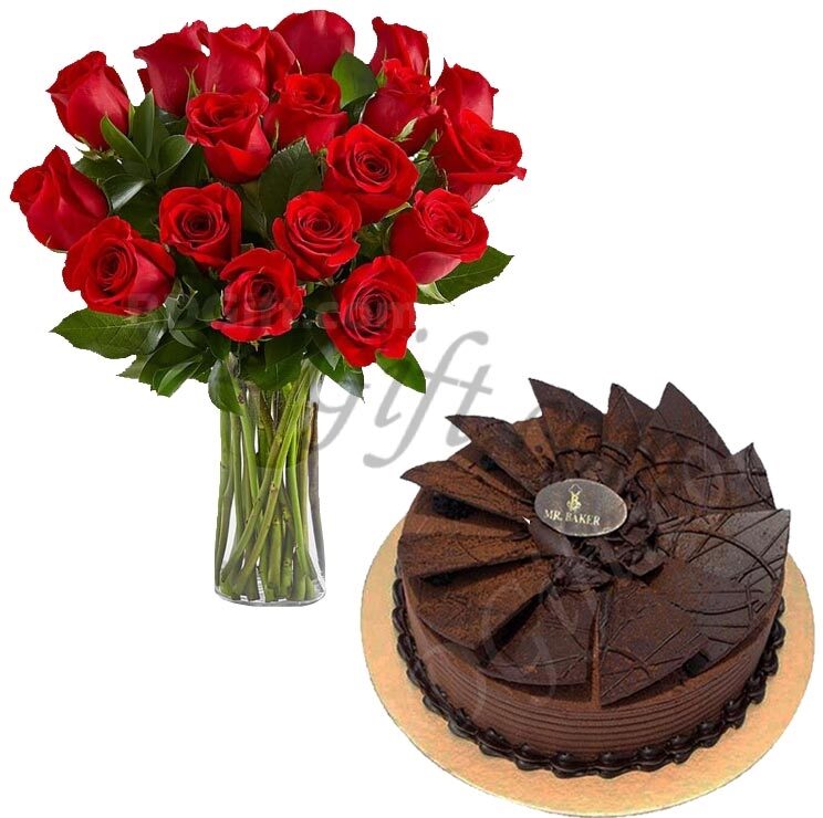 Red roses W/ Cake