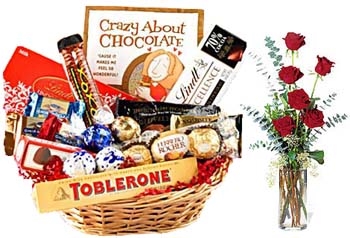 Heart shaped Roses W/ Ferrero Rocher Chocolate & Cake