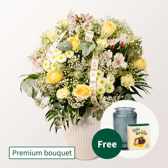 Premium Bouquet Ballade with Premium Vase & Halloren Balls