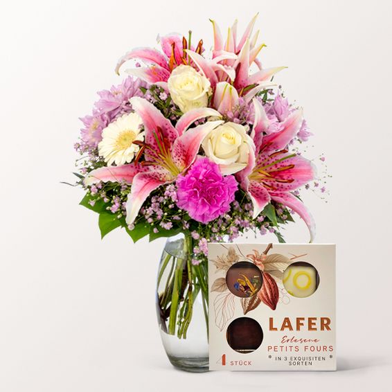 Flower Bouquet GlÃ¼cksmoment with Lafer Petit Fours & vase