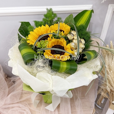 Flowers With Ferrero Rocher Hand Bouquet 10