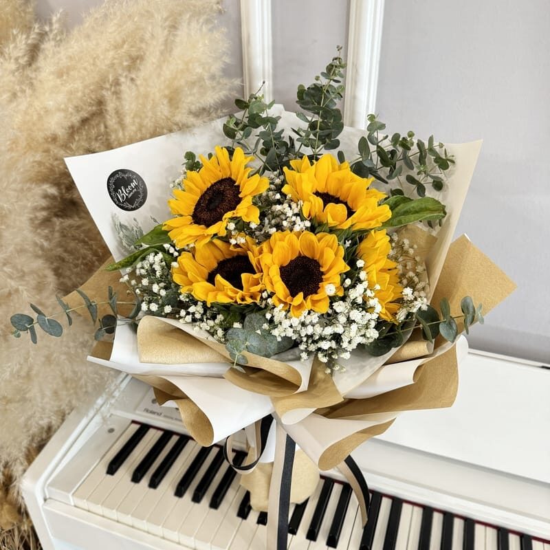 Sunflower Hand Bouquet 02
