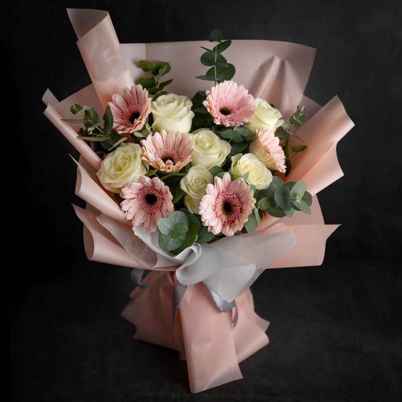 Caley Fresh Flower Bouquet (Regular (6 Stalks))