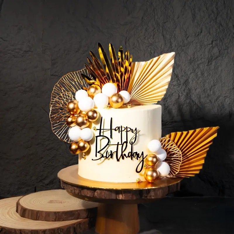 Majesty Gold Designer Cake (4 inch (±0.5 kg, serve 2-4 pax))