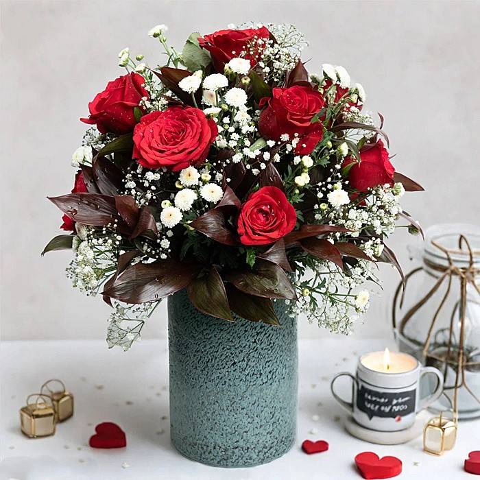 Scarlet Rose Vase Arrangement With 15 Red Roses