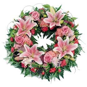 Pink Loose Wreath (Standard)