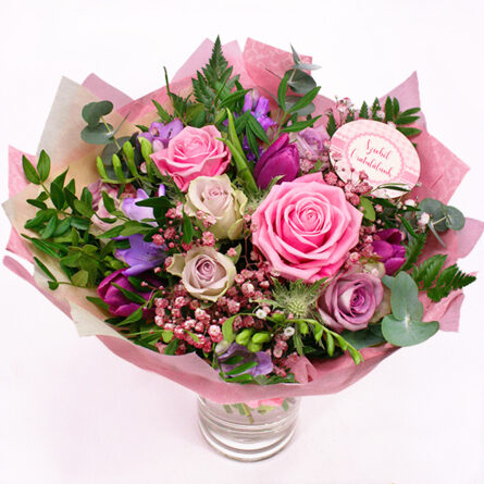 The secret of roses - rose bouquet (M)