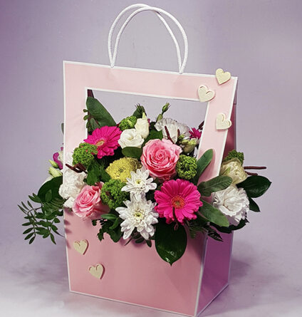 A message of love - with pink roses (Small)