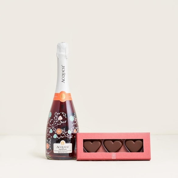 Acquesi, Brachetto with marzipan hearts