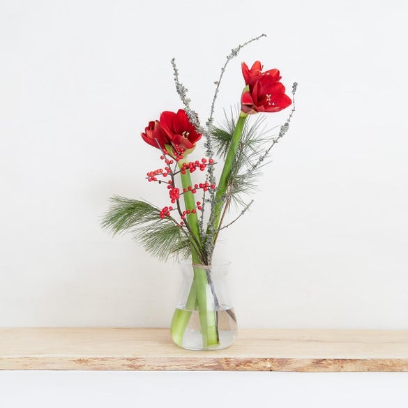 The elegant amaryllis bouquet