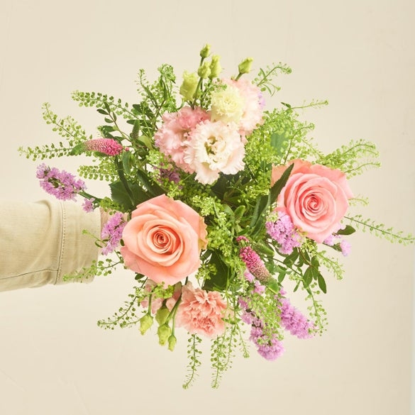 The florist's creative bouquet in shades of pink (Small)
