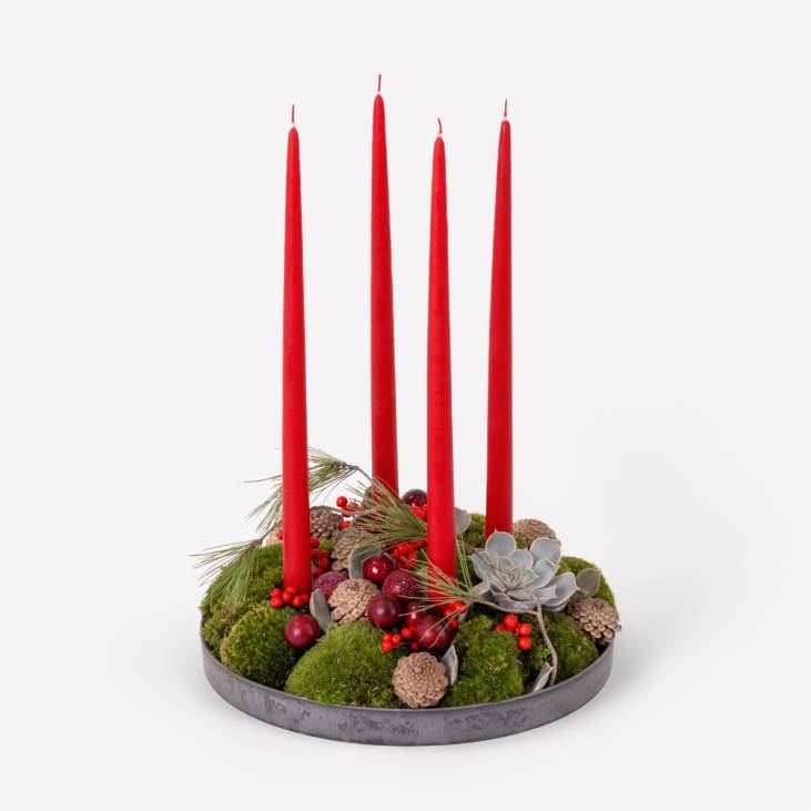 Classic Advent decoration with candlelight (small)