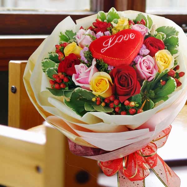 12 Mixed Roses Handbouquet with Heart-Shape pillow at Ctr