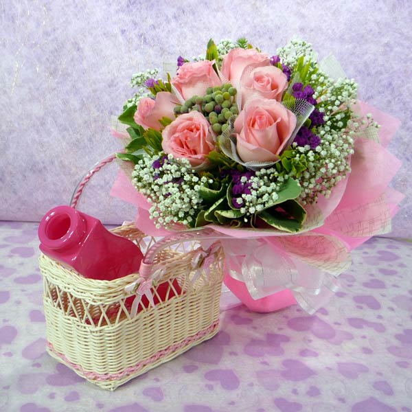 6 Peach Roses With Babybreath. Basket/Vase Not Included