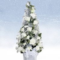 White Roses and Pompom Table arrangemnent