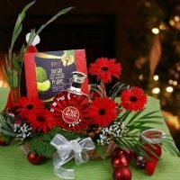 XO Gerbera Flowers Table Arrangement Delivery