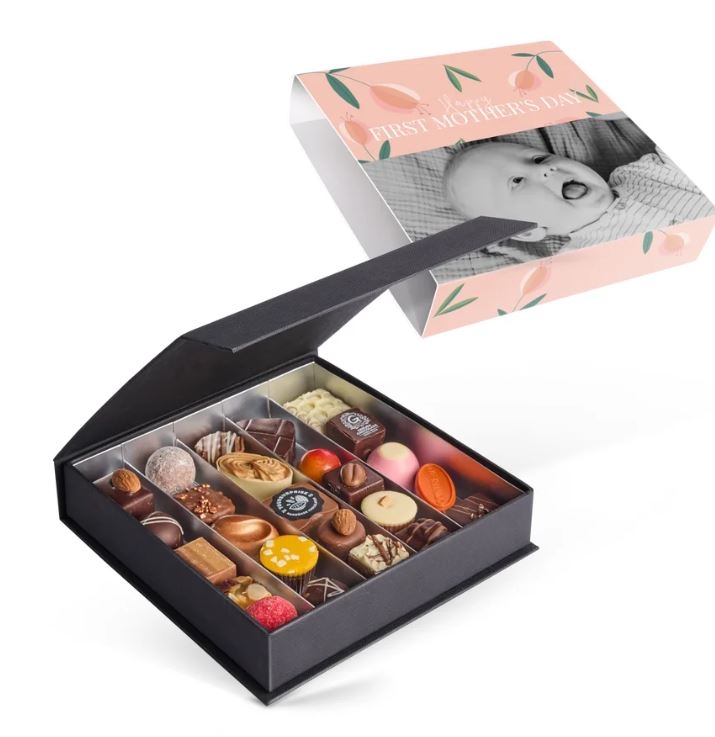 Luxury chocolate gift box with picture - Mother's Day (16 pcs)