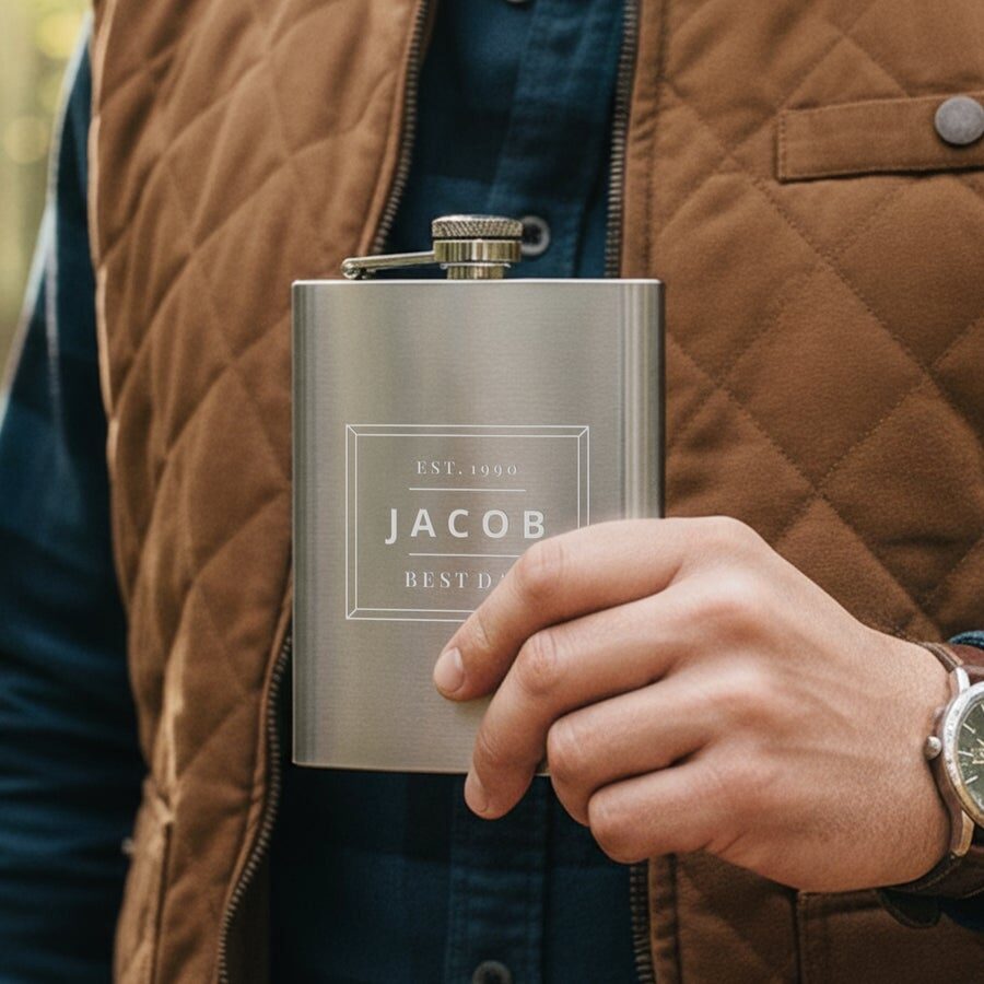 Engraved hip flask (Leather)
