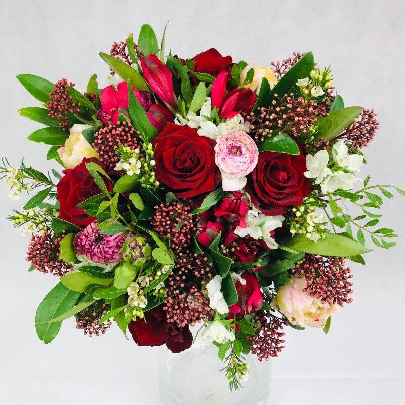 The Secret of Red Flowers (Compact)