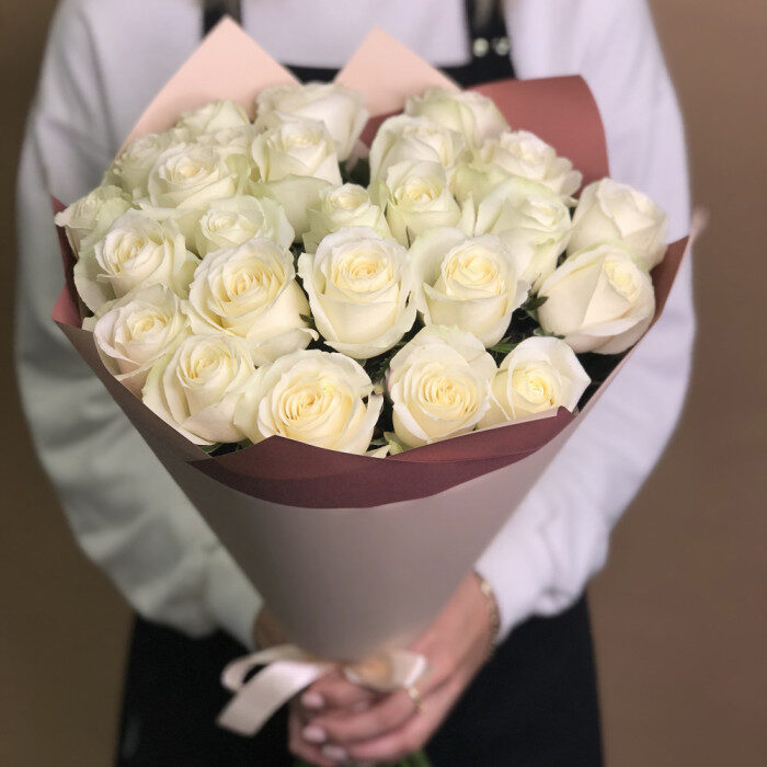 25 White Roses Bouquet
