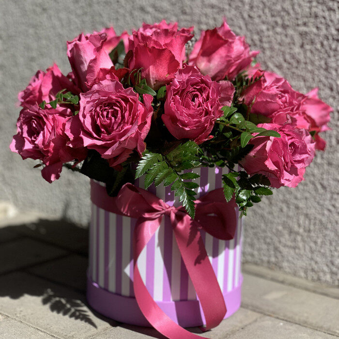 Box With Roses "Nellia"