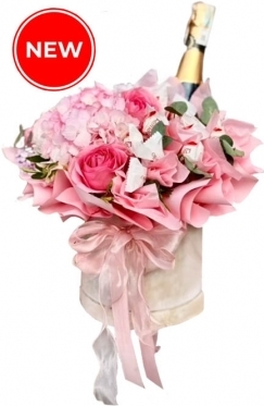 Flowers & Champagne & Raffaello Gift