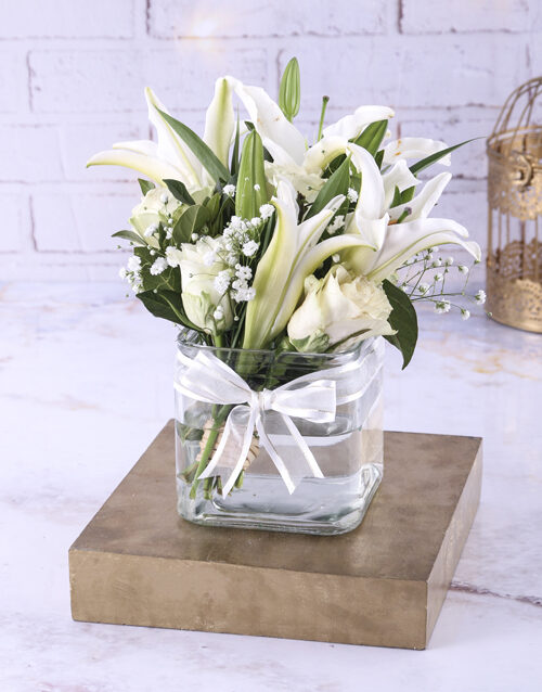 Lovely Lilies In A Clear Square Vase (Stargazer)